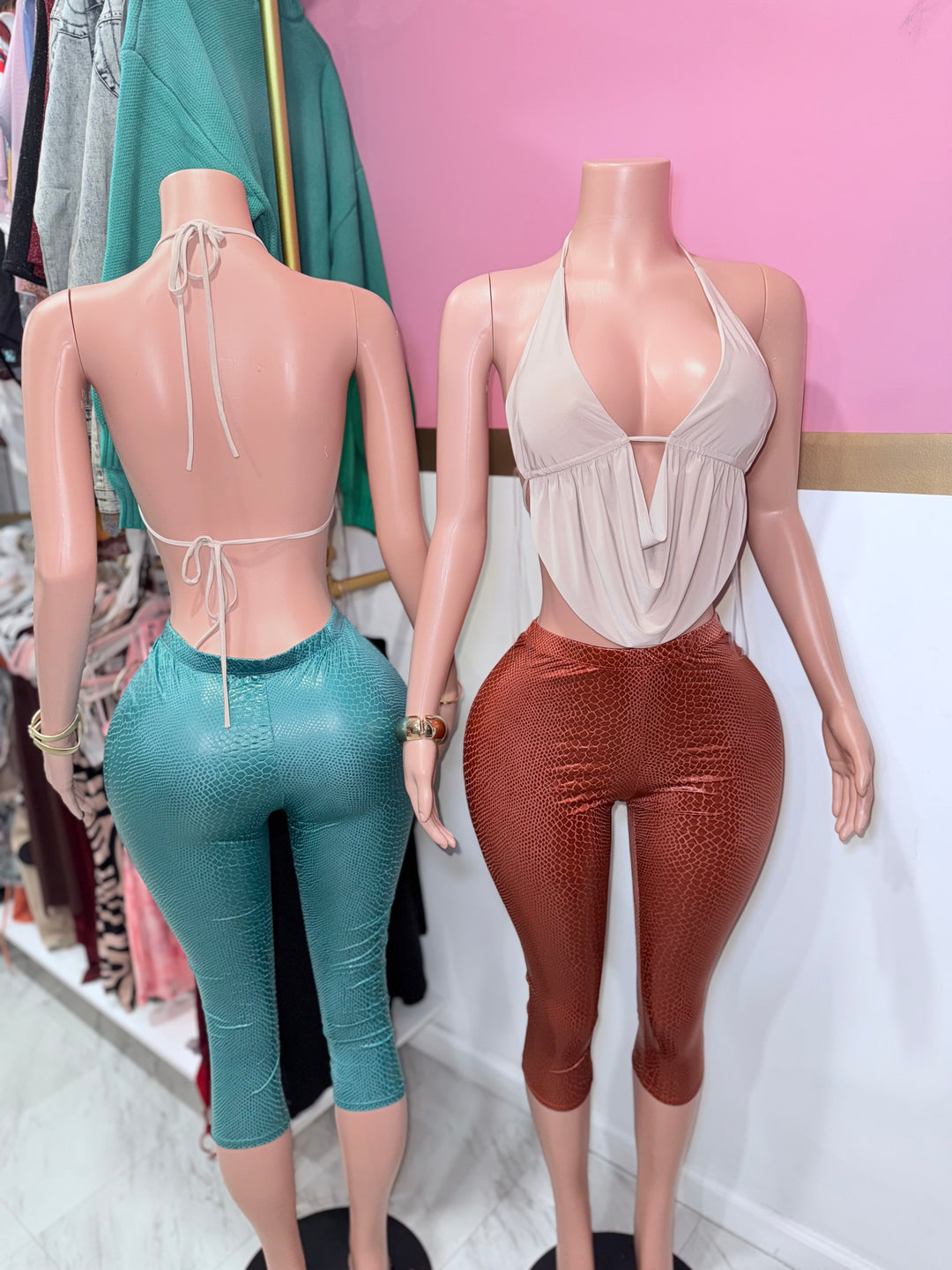 Croc Capri Leggings (leggings only)